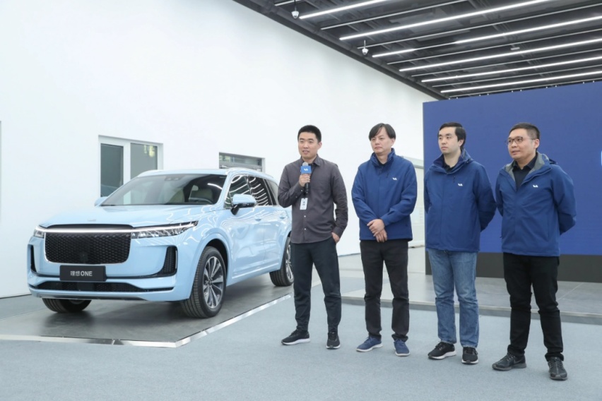 理想L8：是ONE换了代还是L9减了配？