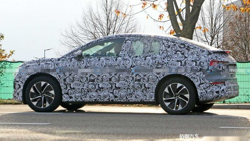 audi-q4-e-tron-and-q4-e-tron-sportback-spy-photos (5).jpg