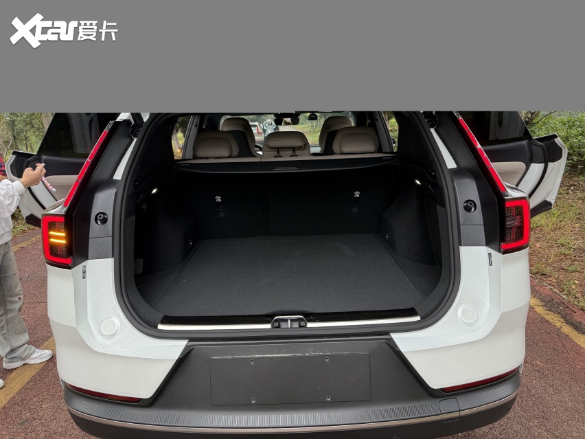 全新插电混动SUV车型——沃尔沃XC70长沙正式上市