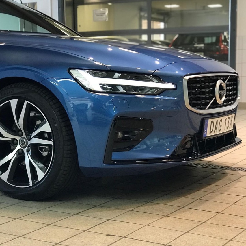 蓝色的很运动 全新沃尔沃V60海外实车