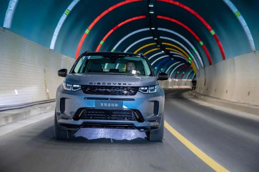 路虎这款SUV，凭借什么能力和BBA一争高下