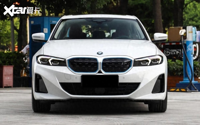 宝马i3落地只需22万!续航超过500公里,还要买特斯拉?-爱卡汽车爱咖号