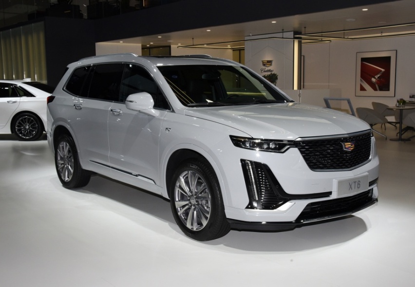 凯迪拉克suv250图片