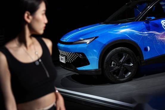 资讯｜北京汽车魔方预售10.29-15.39万 电竞比赛得奖还能抵购车