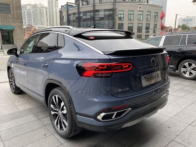 试驾探岳X，同样是R-Line系列的性能车代表，它能成功吗？