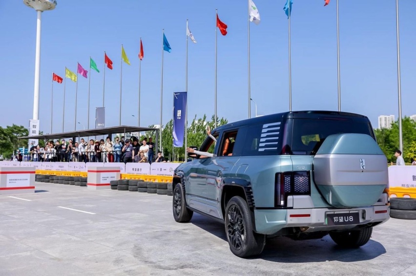 定义新时代智能汽车！比亚迪智能化街区亮相2024兰州国际车展