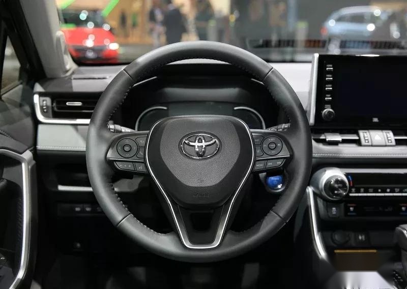 全新一代国产RAV4，延续海外版设计，没了“小书包”有些不适