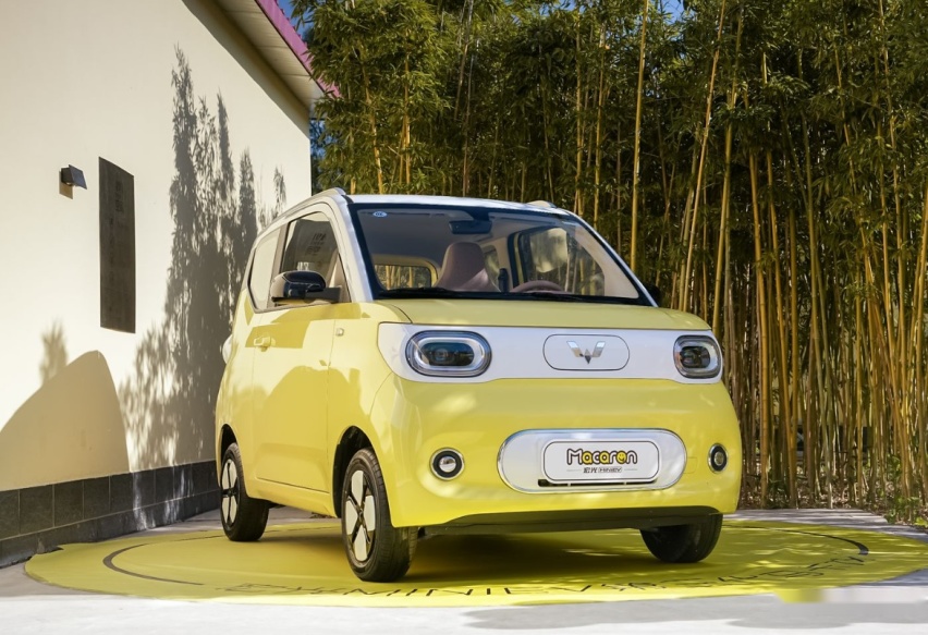 新款宏光MINIEV，续航215km，好看又实用，长安Lumin压力大