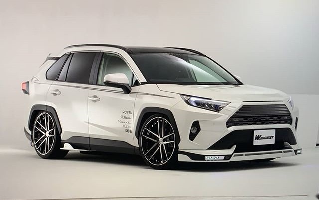 广州车展看到全新一代丰田RAV4不知道怎么改？Rowen外观