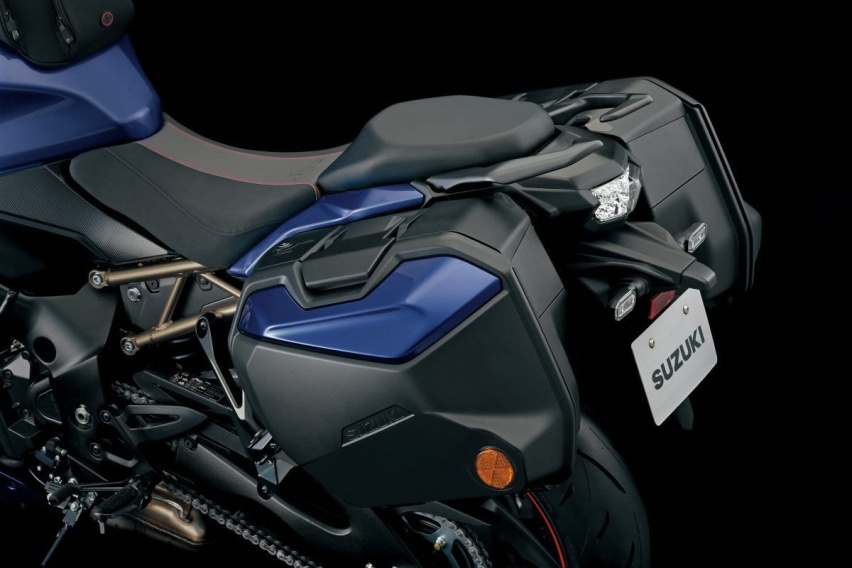 2022铃木GSX-S1000GT发布：生化机械风脸谱，全能公升级跑旅