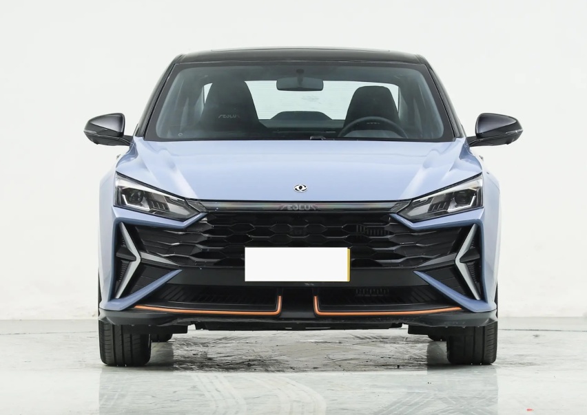 全新“黑武士”三厢车上市！300扭矩，6万级新车，15万的档次