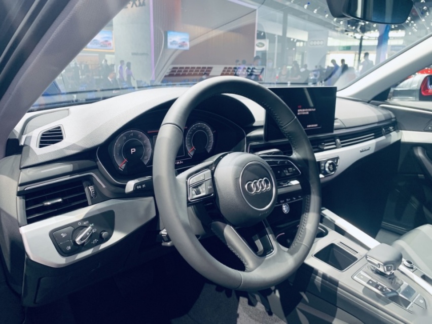 奥迪携豪华阵容进击成都车展，新A4L、新Q7、Q3轿跑亮相