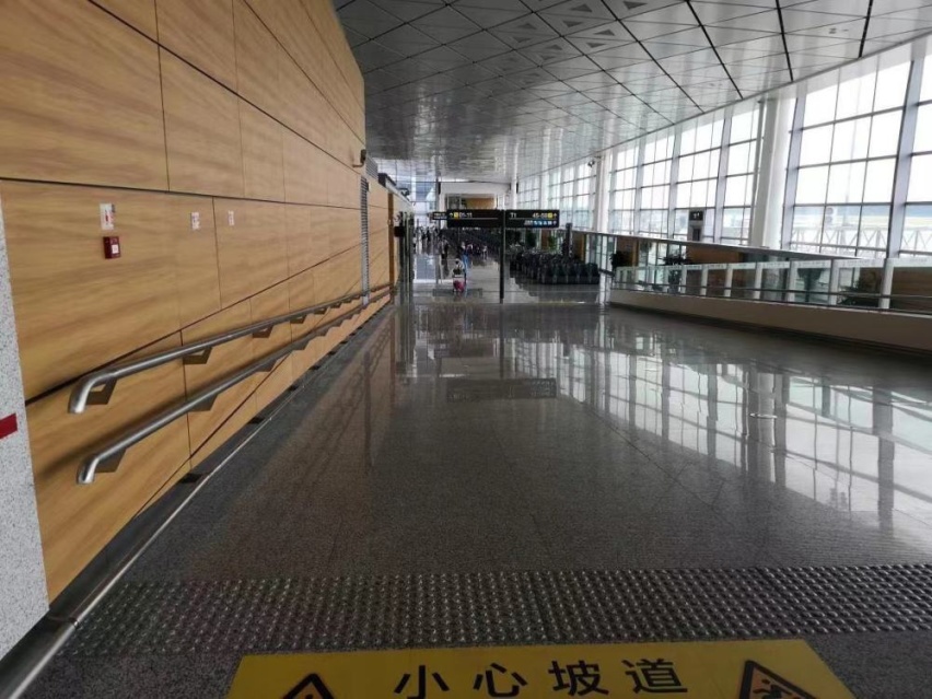 长春龙嘉机场停车场收费标准2023，龙嘉机场停车一天一宿多少钱