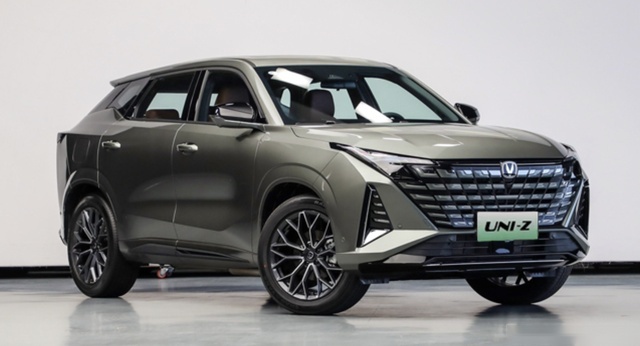 家族全新紧凑SUV！搭载全新混动系统，长安UNI-Z首发亮相！