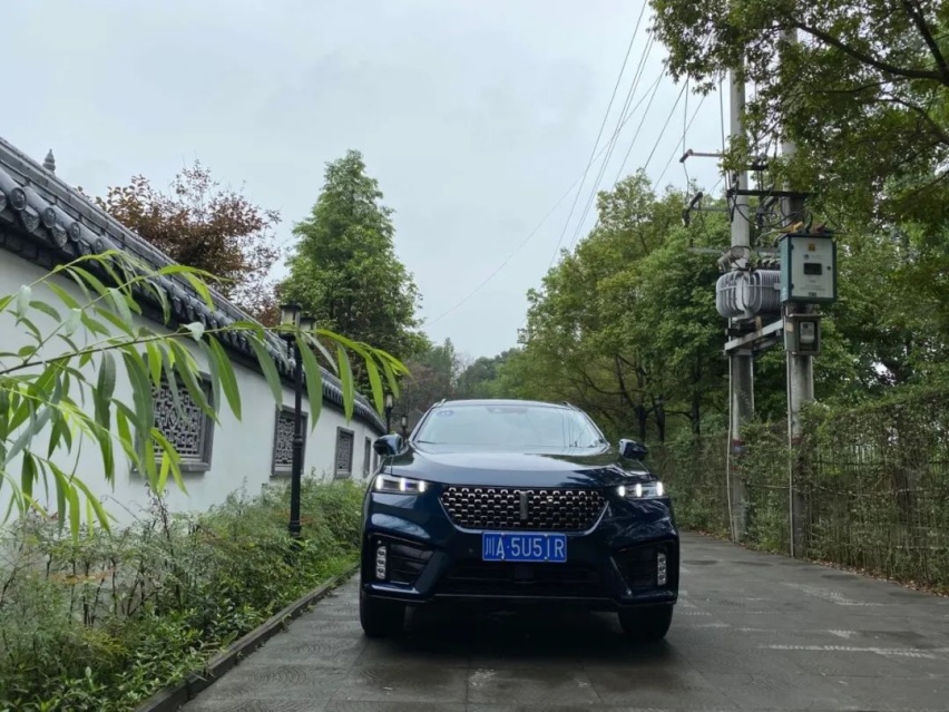 生活需要一些躁动，试驾VV7 GT：智能科技实用性强！