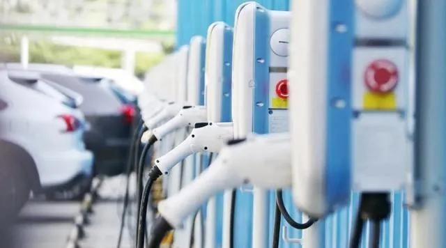 解决「充电慢」难题，800V高压平台是唯一出路？
