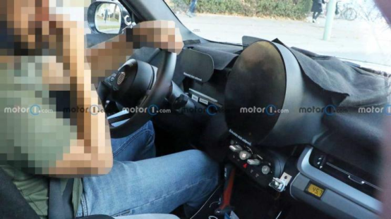 預(yù)計(jì)年內(nèi)亮相,新MINI COUNTRYMAN內(nèi)飾諜照曝光 預(yù)計(jì)年內(nèi)亮相,新MINI COUNTRYMAN內(nèi)飾諜照曝光