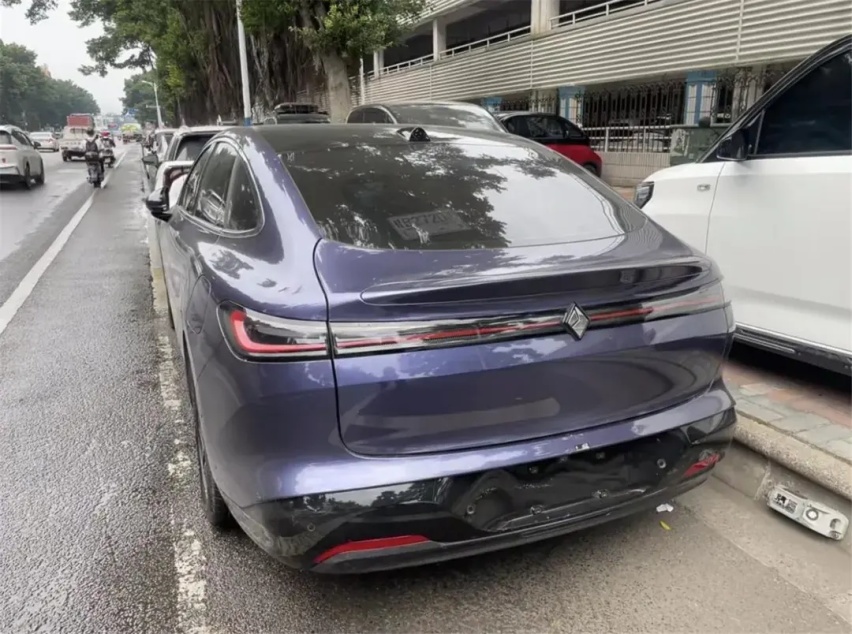 【E汽车】宝骏云光实车现身街头