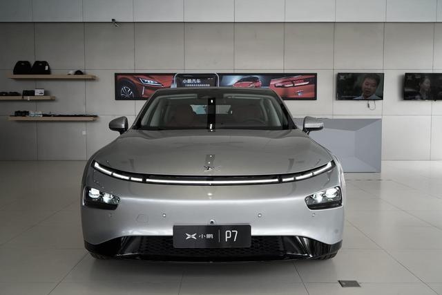小鹏大战特斯拉：P7能成为国产Model 3的对手吗？