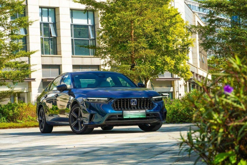 20万级中型家轿还得选合资？英仕派e:PHEV究竟怎么样？