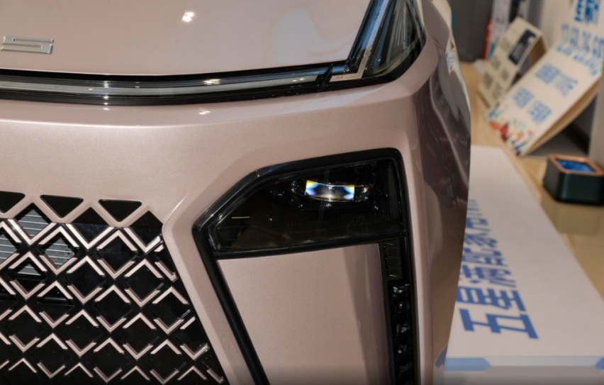 看起来像新能源，其实是燃油车，上汽大通MAXUS G70反其道而行之