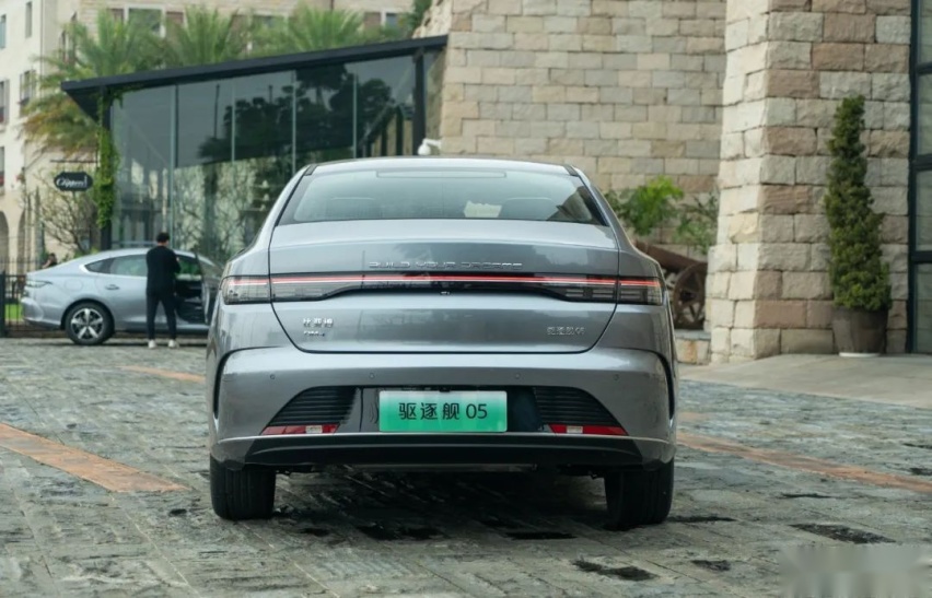 平顺有力省油的自主品牌“卡罗拉”？实测比亚迪海洋系列首款车型