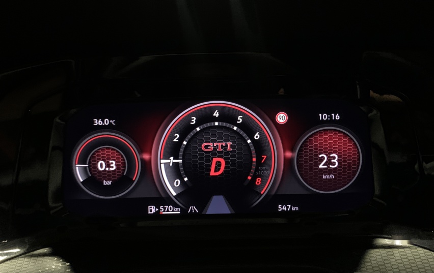 赛道体验第八代高尔夫GTI：快得有血有肉有灵魂