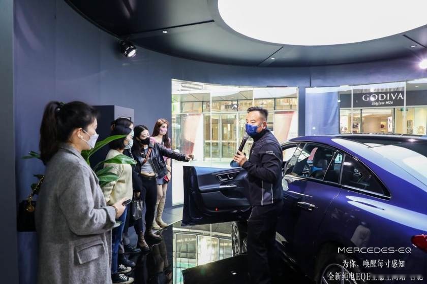 卉眼识车｜2022梅赛德斯-奔驰东区全新纯电EQE全感空间站空降合肥