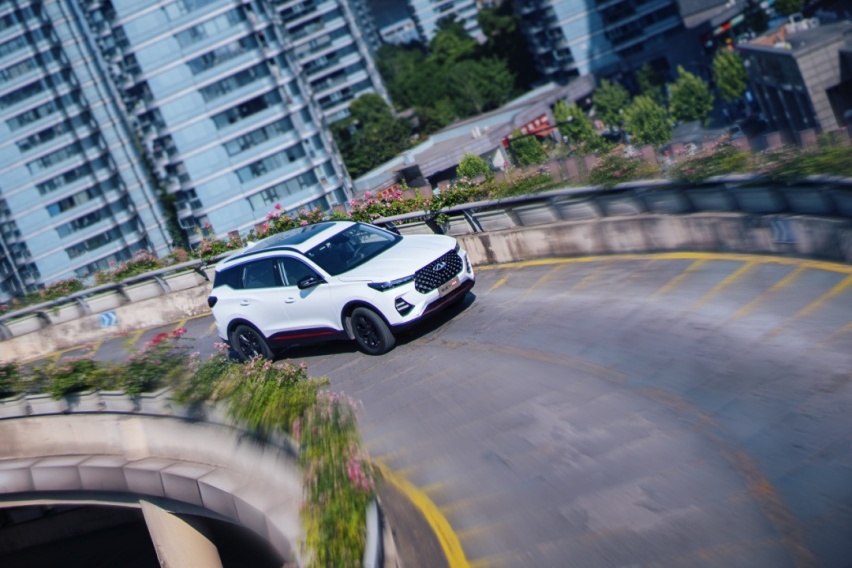 看过这款帅气、全能的SUV，保你能成为超能守护者！