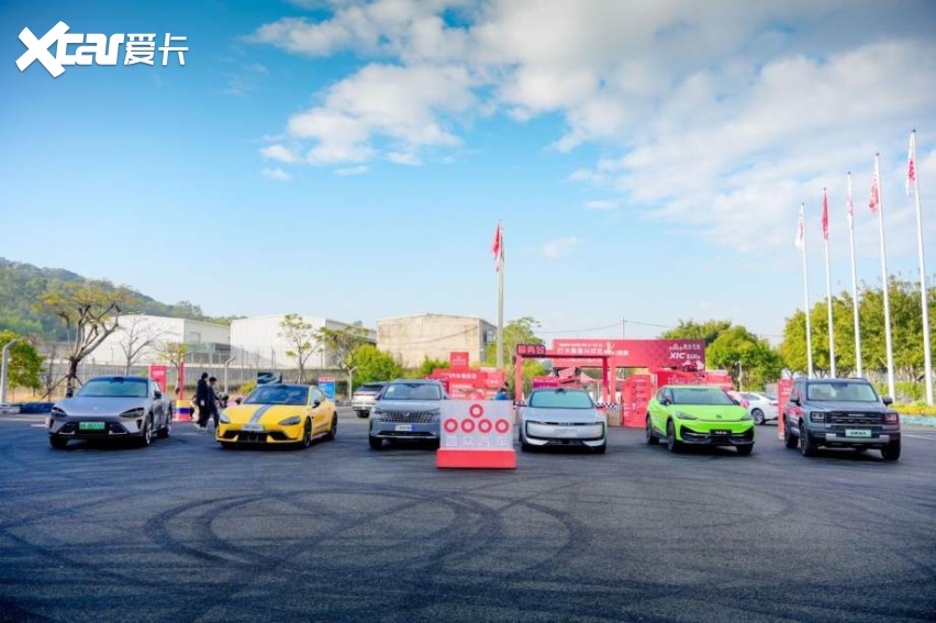 2025盈众汽车海峡两岸（厦门）汽摩超级联赛&F4方程式中国大师赛开幕