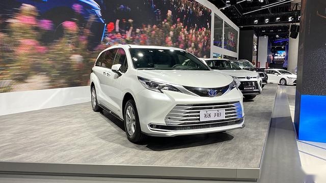 为什么这么多人舔爆丰田赛那？车展实测空间大or小