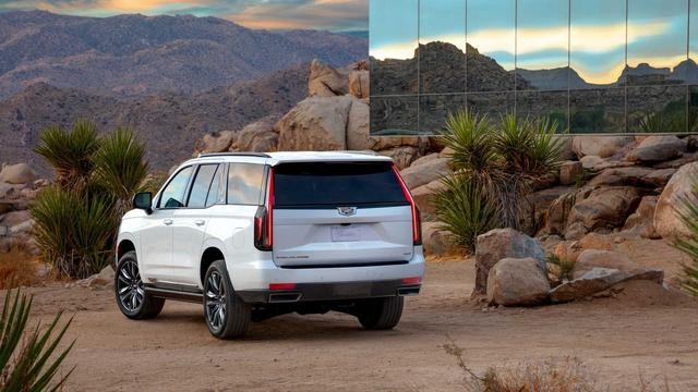 2021款凯雷德油耗公布，6.2L V8综合油耗14.7L，同级中它并不费油