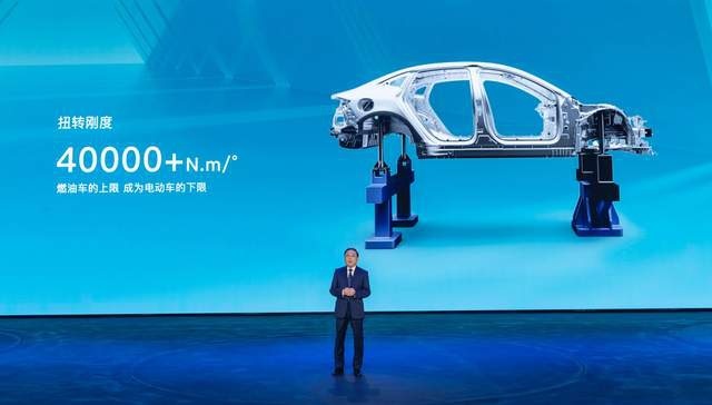 此车骨骼精奇 是怀揣了什么“武功秘籍”吗？
