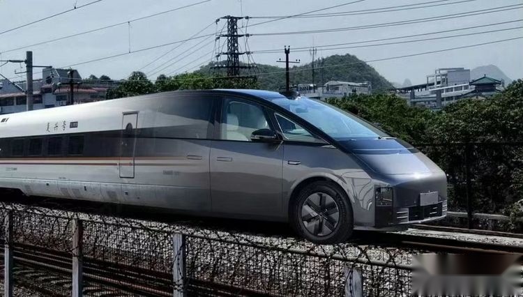 理想纯电MPV MEGA 官图曝光，各位老板这设计你受得了吗？