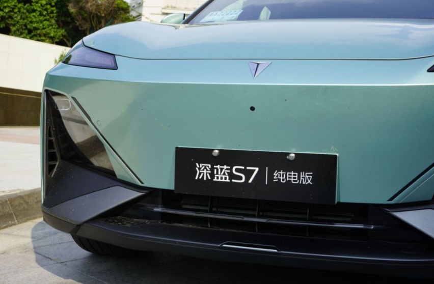 冲击20万级新能源车市场，深度解读行业“黑马”深蓝S7