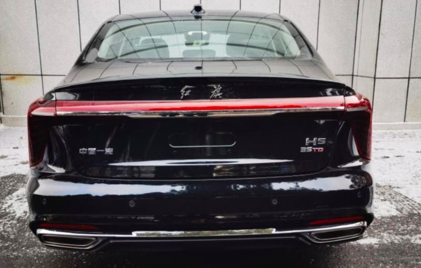 国产势力齐发力，智己L7领衔三大新车，要当轿车大战搅局者