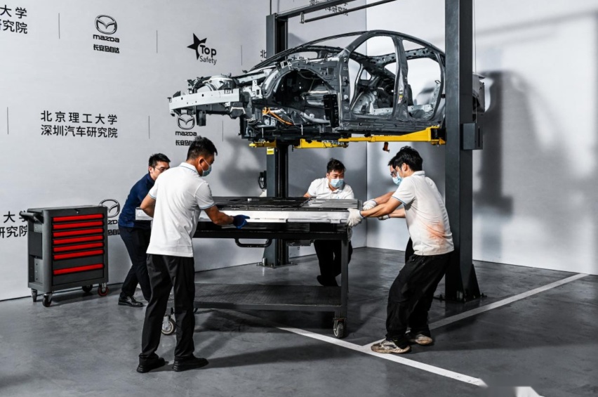 全网首拆 四好旗舰MAZDA EZ-6安全挑战拆车大揭秘