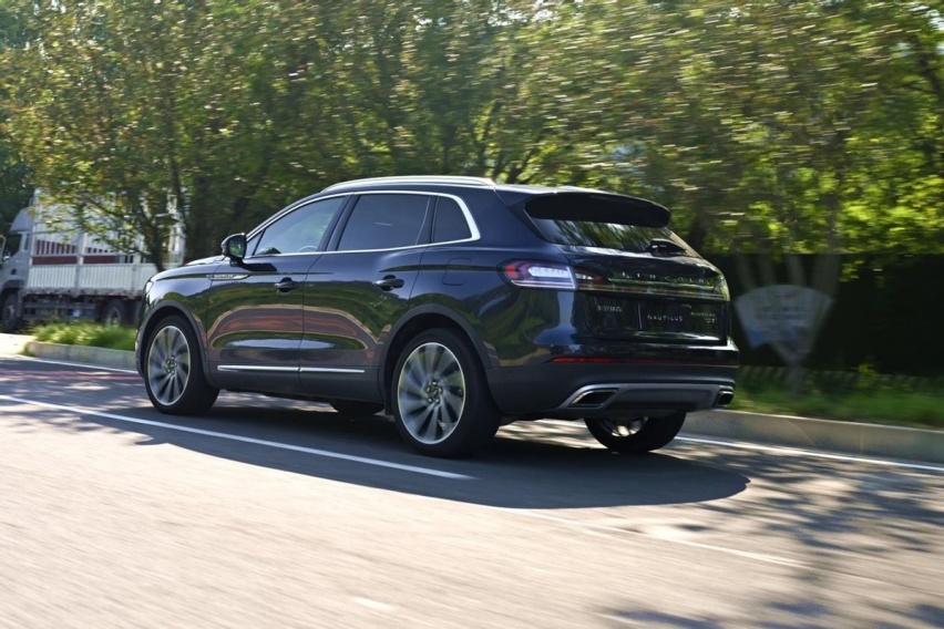 三十万可以挑选的SUV(一)：林肯航海家，科技与豪华可兼得！