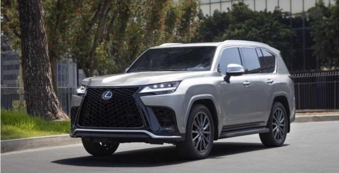 新知达人, 雷克萨斯LX600亮相 V8缺席 动力同款新陆巡 4座/7座