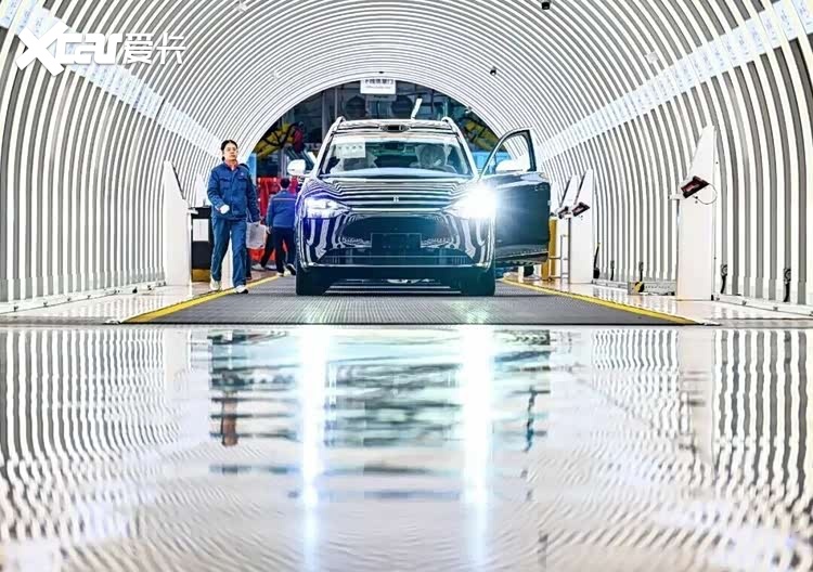 募资140亿,开盘却破发:赛力斯的“悲喜两重天”