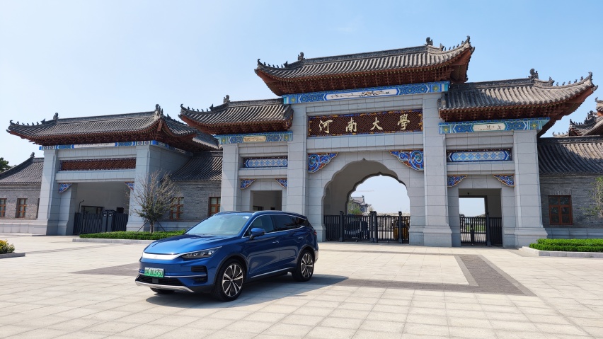 6座布局/4.4秒破百 试驾2022款唐EV 诚意满满的家用车