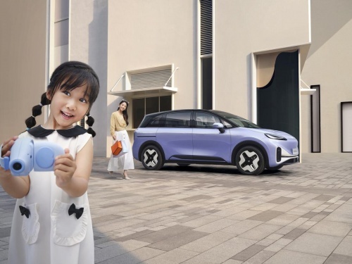 “遛娃神车”极狐汽车考拉上市惊喜，一大波福利送客户
