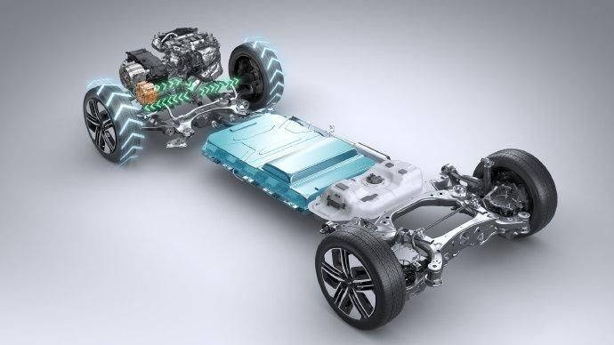 想要用车0焦虑？综合续航超1200km的电混MPV给你打个样！