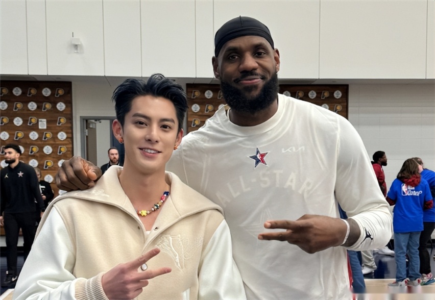 王鹤棣首战NBA拿下18分，新途岳同样用实力赢得掌声