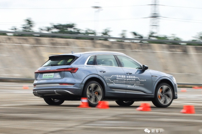 50多万买一台传统车企的纯电SUV，试完我觉得很值！