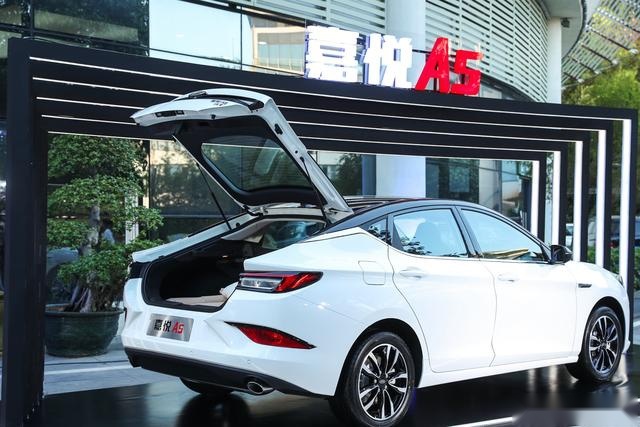 新春出行开什么车?这几款高人气掀背车让你赚足面子