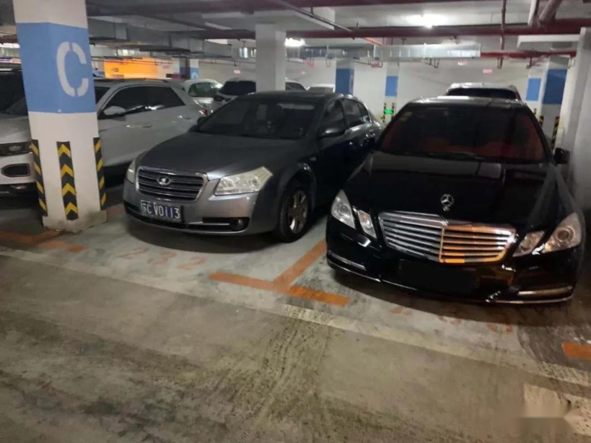 开奔驰却没法上树，是经典的四眼方灯E级不配吗？