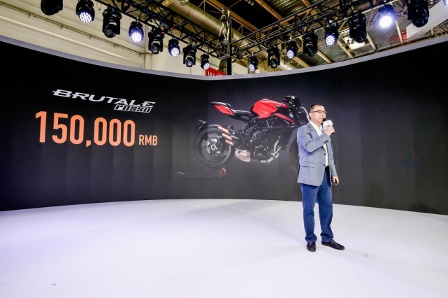 最便宜的MV奥古斯塔 Brutale 800 Rosso到店实拍