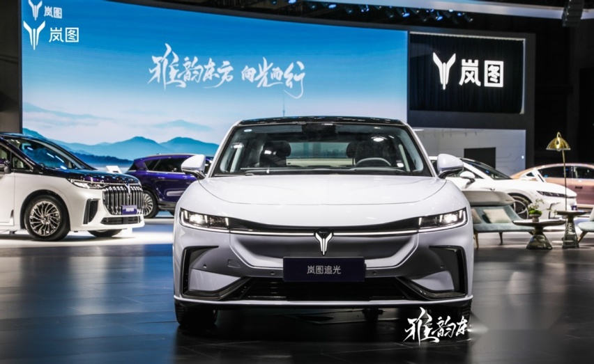 零百3.8秒，全系双电机！岚图追光上市，起售价32.29万