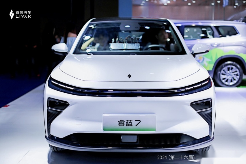 睿蓝7荣耀版上市，开启换电加速度 睿蓝汽车真诚亮相重庆车展